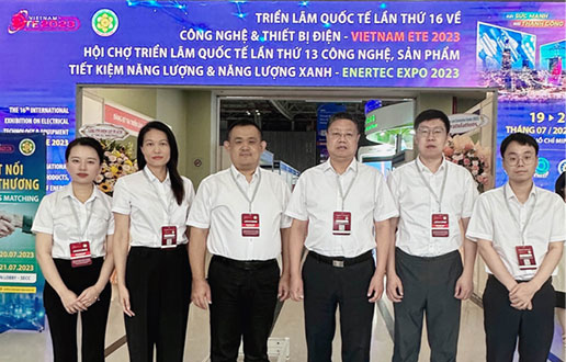 海阔天高 ，，，，，“颐越”千里